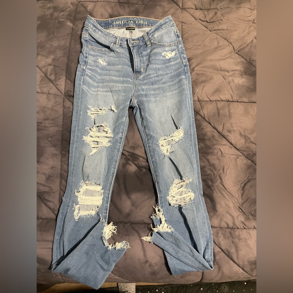 American Eagle ripped skinny jeans. Size 2.